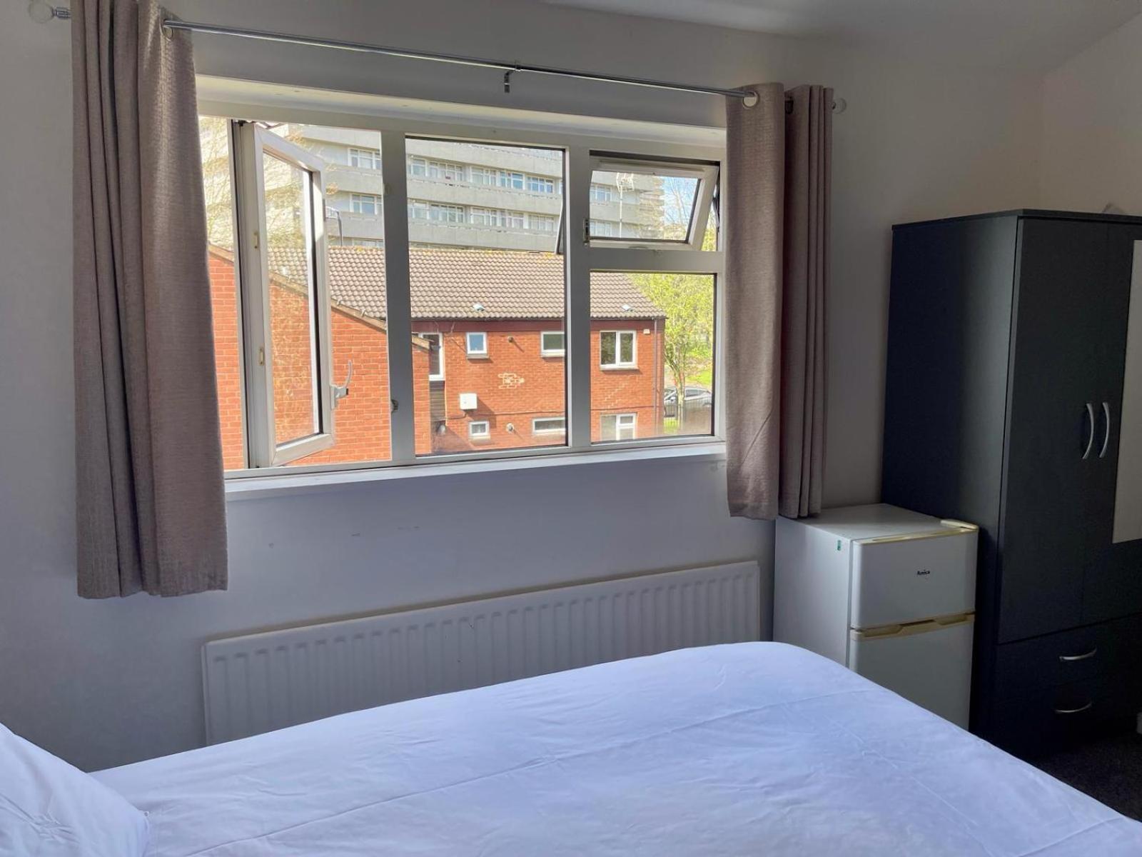Homestays-Close To Coventry City And University I Free Parking I Wi-Fi Екстер'єр фото