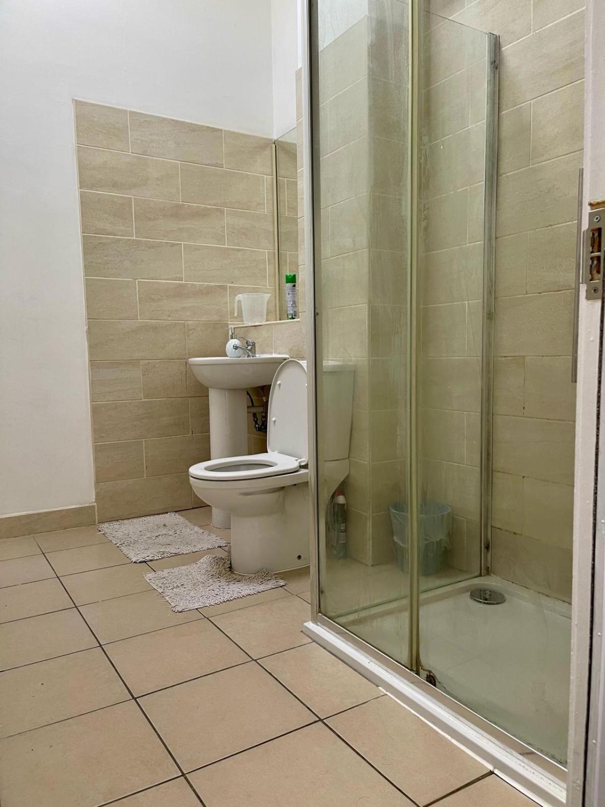 Homestays-Close To Coventry City And University I Free Parking I Wi-Fi Екстер'єр фото