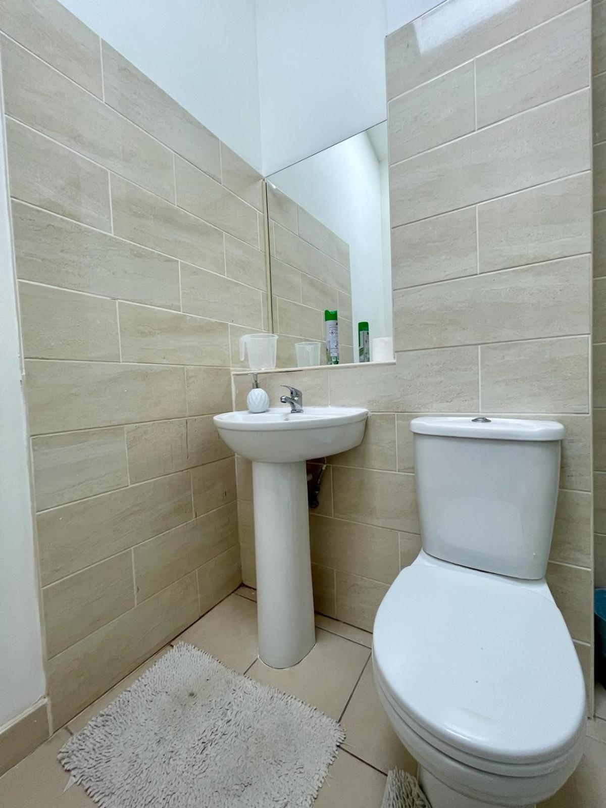 Homestays-Close To Coventry City And University I Free Parking I Wi-Fi Екстер'єр фото